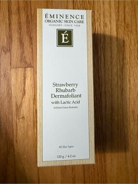 Éminence Strawberry Rhubarb Dermafoliant Exfoliant